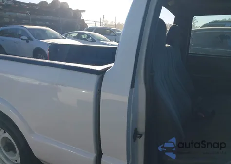 2002 Chevrolet S-10 z USA, uszkodzony, nr VIN 1GCCS145828207663